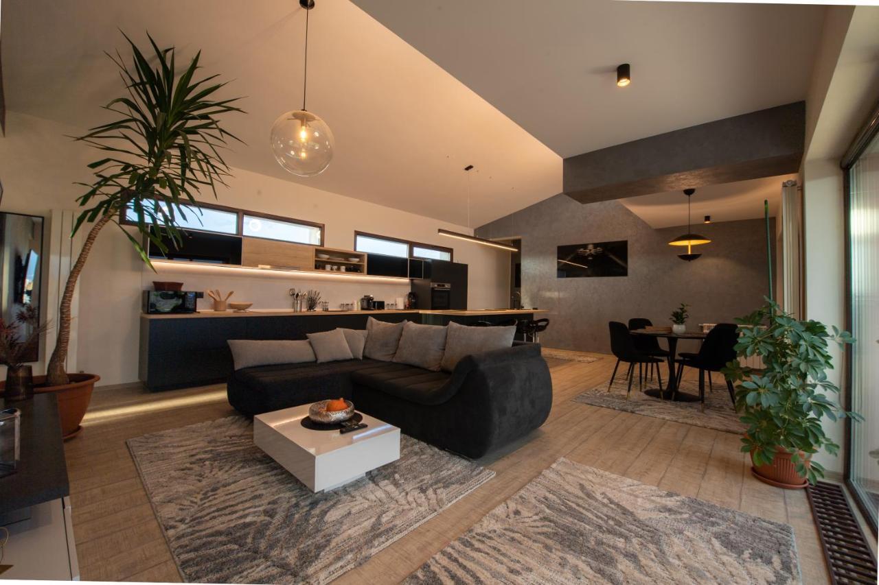 Casa Florida Villa Brasov Luaran gambar